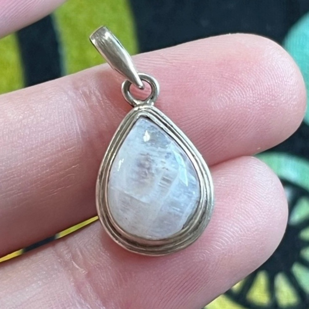 Dreamy Vintage Sterling Silver Moonstone Teardrop Pendant